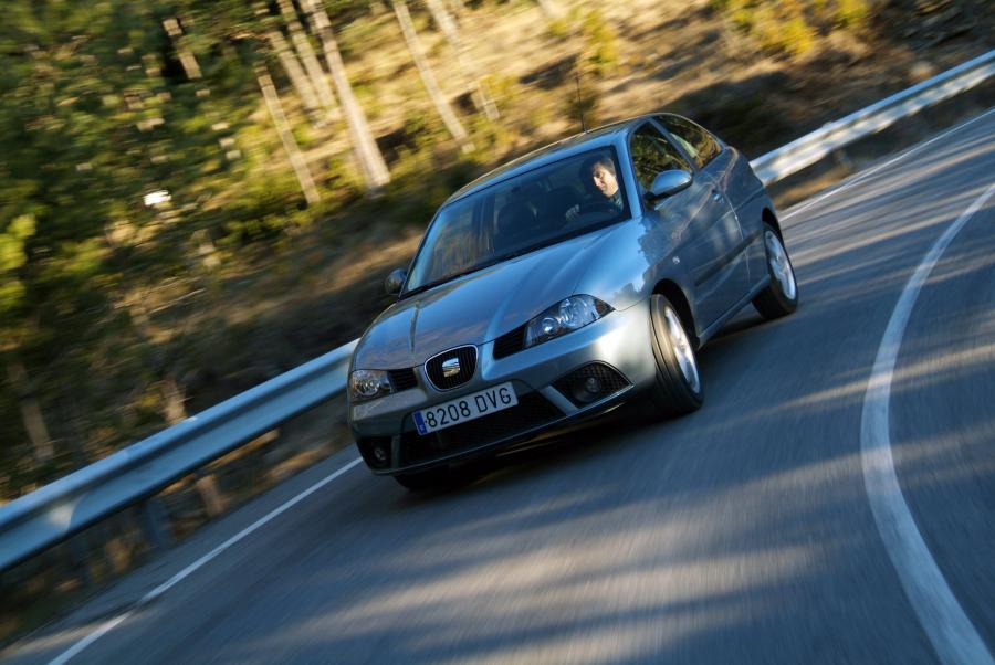  Seat Ibiza 3-Door 2006 года  (фото 7 из 12)